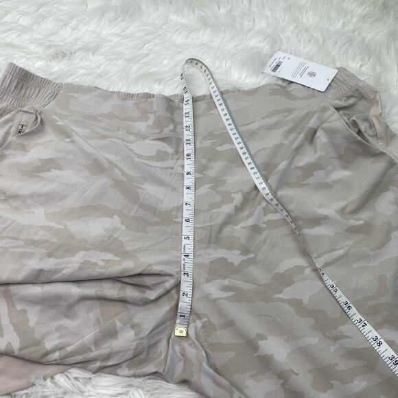 Athleta Women's Brooklyn Camo Jogger Size 26 Tan NWT - Picture 5 of 16